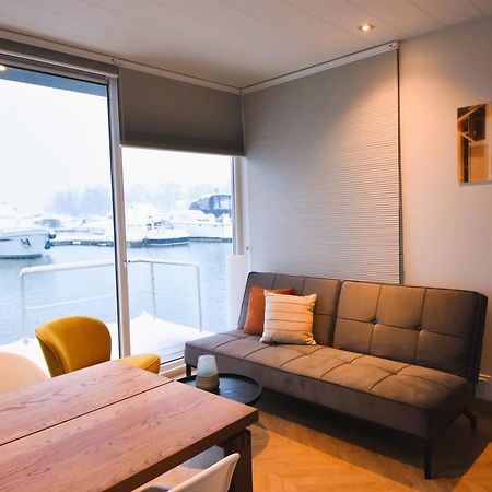 فندق Houseboat Trinidad ماسترخت المظهر الخارجي الصورة