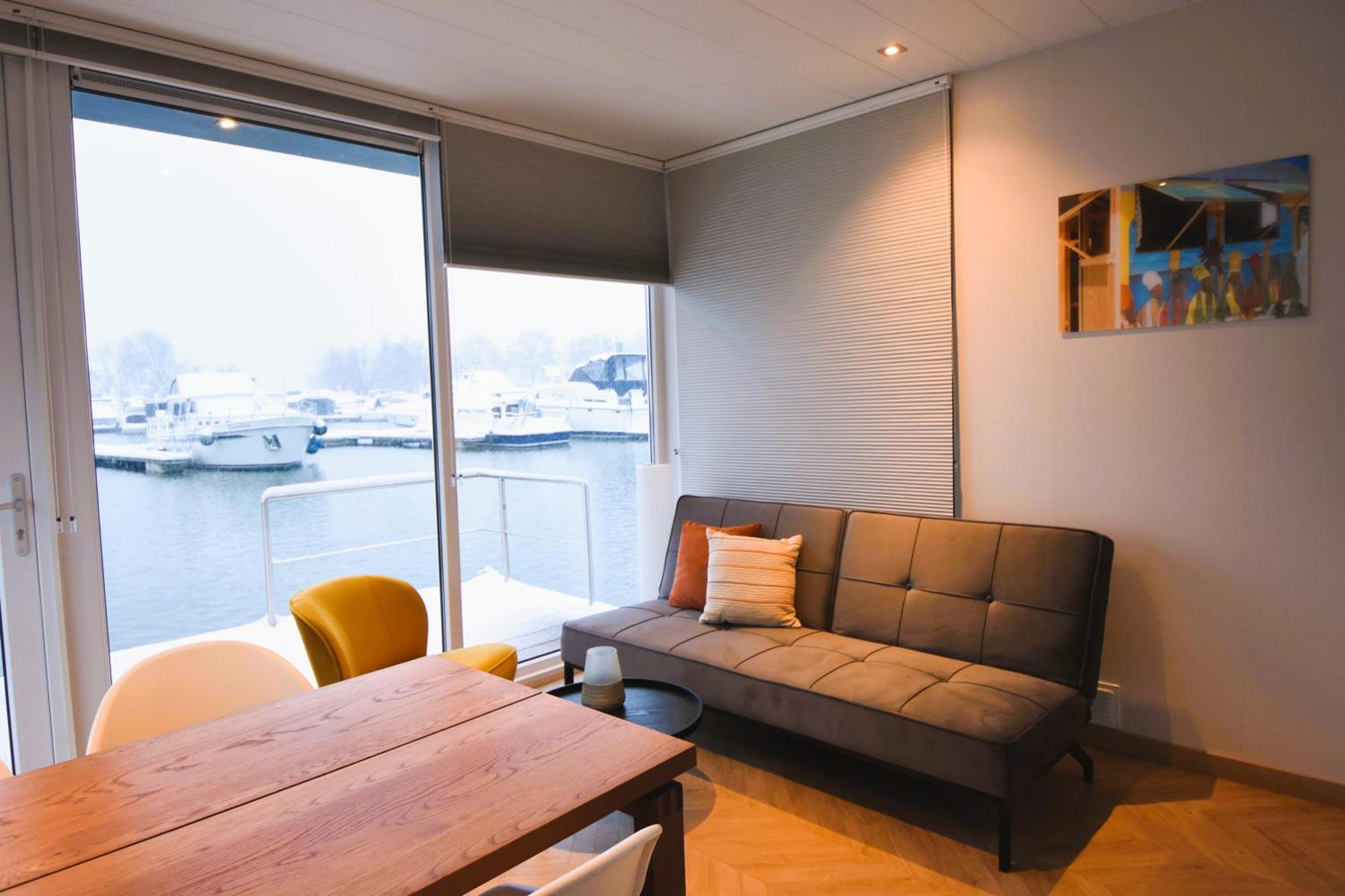 فندق Houseboat Trinidad ماسترخت المظهر الخارجي الصورة